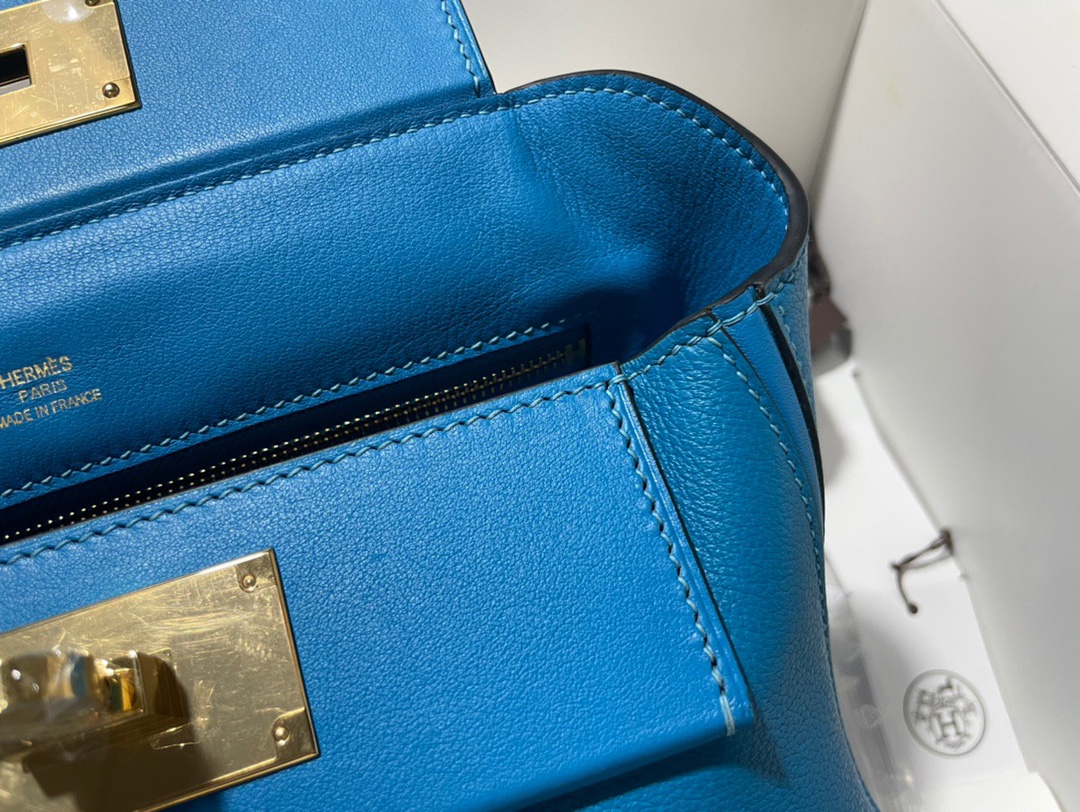 Hermes Kelly 2424 29cm Handbag in Turquoise Clemence Leather 